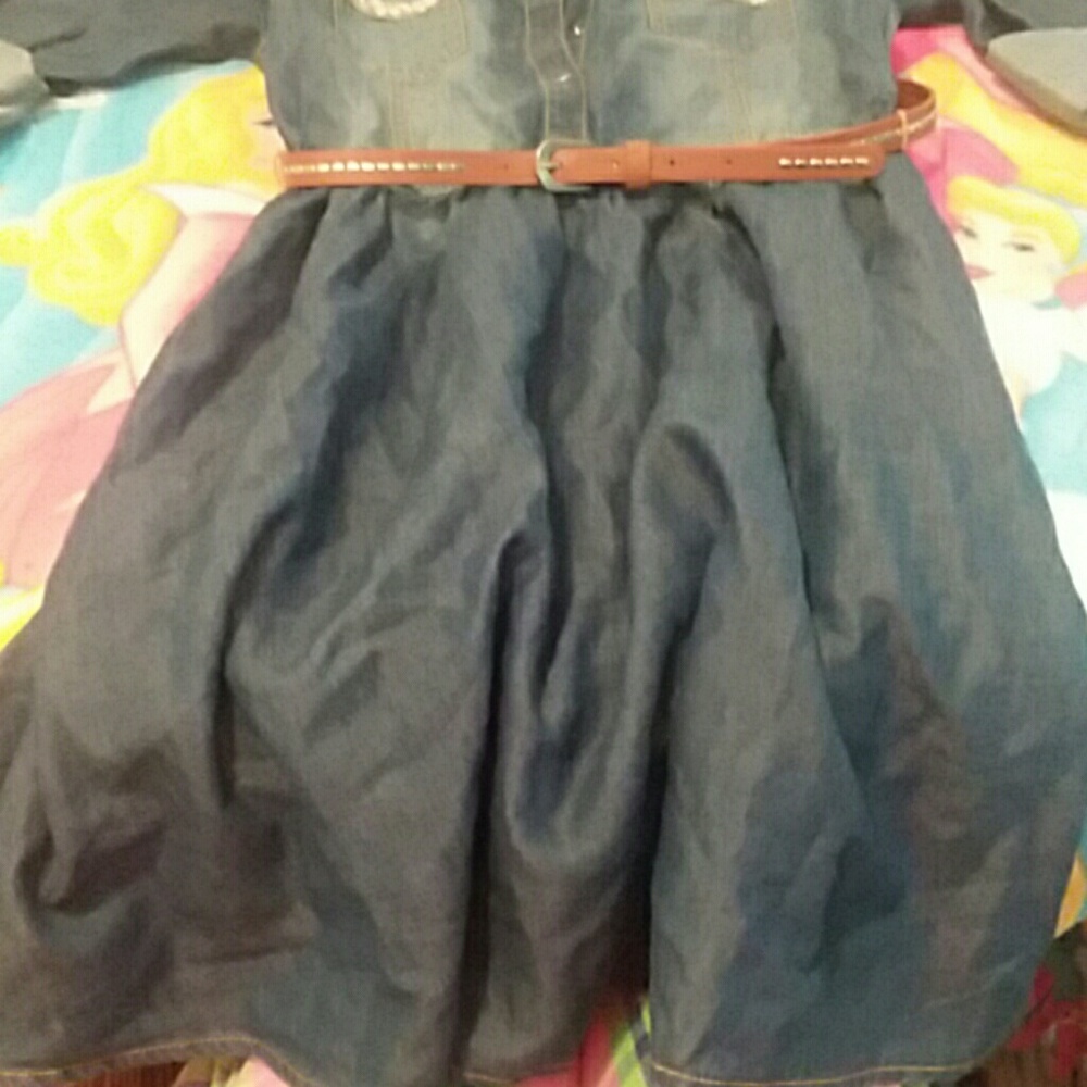 Dress - Picture 5 of 5